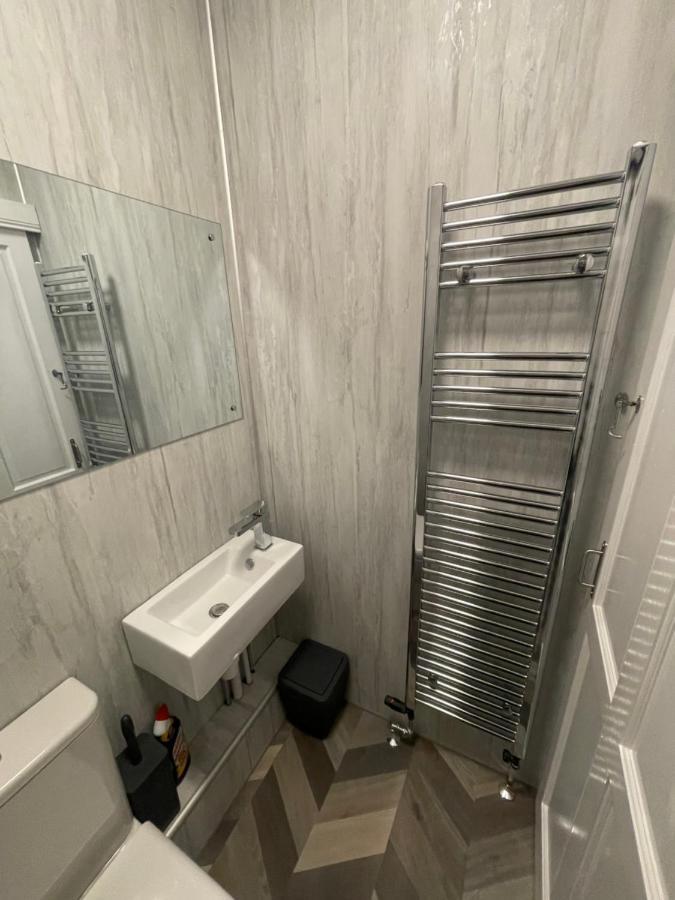 Crown Aros Beag, Ultra City Central 2 Bedroom Apartment With Free Parking Onsite Inverness Exterior foto