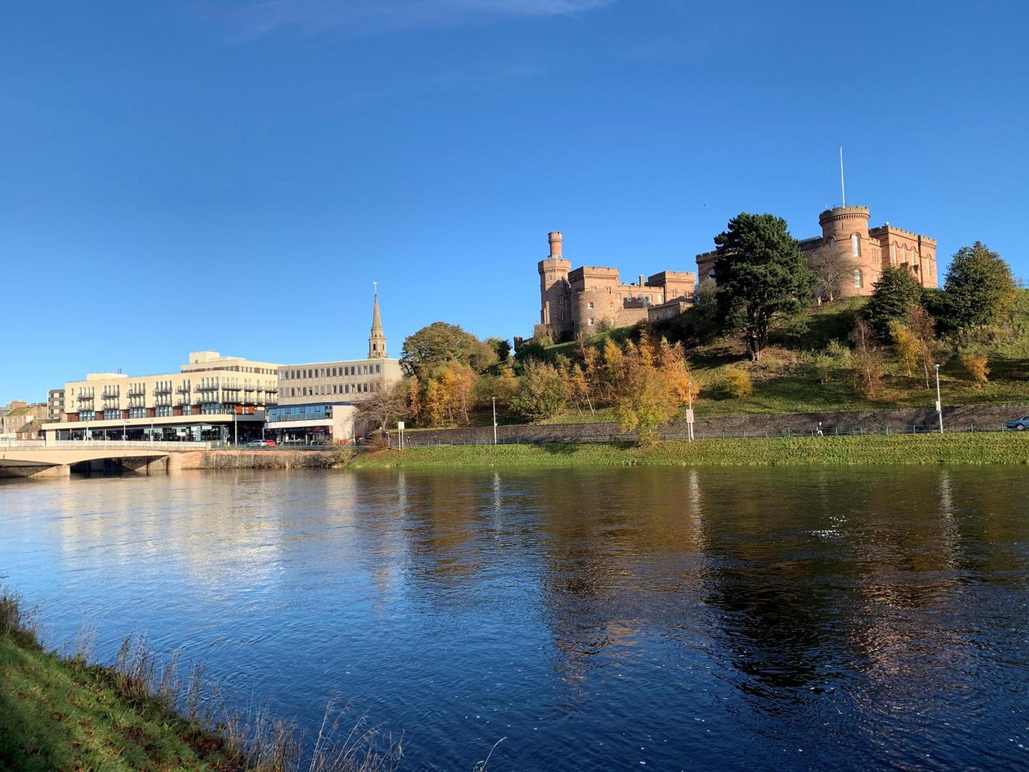 Crown Aros Beag, Ultra City Central 2 Bedroom Apartment With Free Parking Onsite Inverness Exterior foto