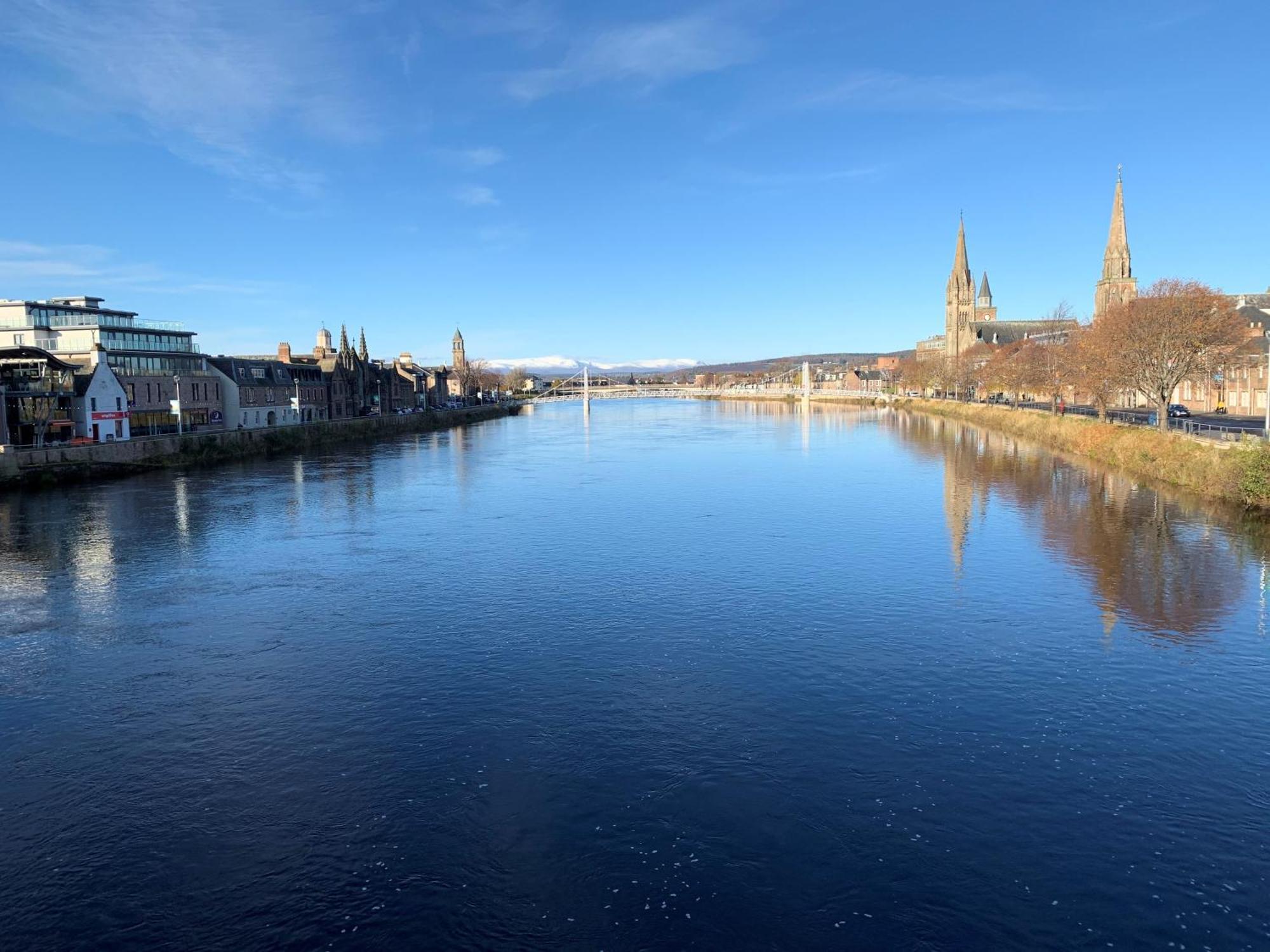 Crown Aros Beag, Ultra City Central 2 Bedroom Apartment With Free Parking Onsite Inverness Exterior foto